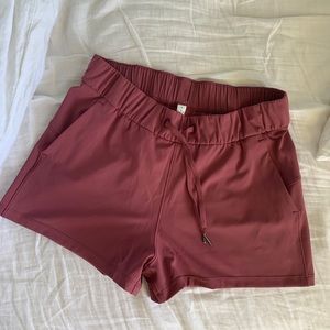 Lululemon Stroll at Sundown Midrise Short 3”